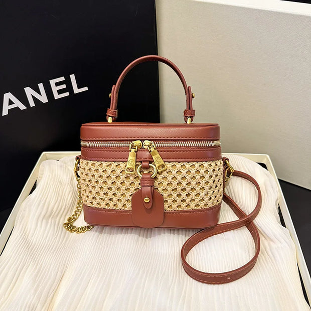 Fashionable and Personalized Raffig-woven Hand-held Handbag for Women. It's Simple,casual,versatile and A Single - Shoulder Bag.
