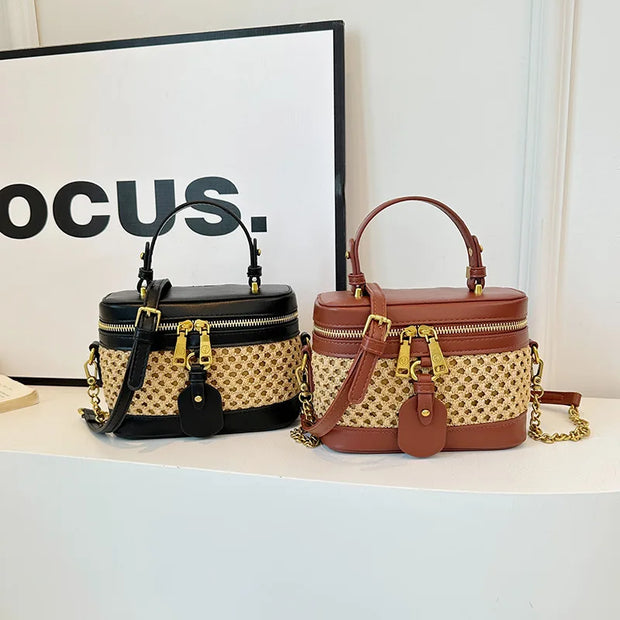 Fashionable and Personalized Raffig-woven Hand-held Handbag for Women. It's Simple,casual,versatile and A Single - Shoulder Bag.