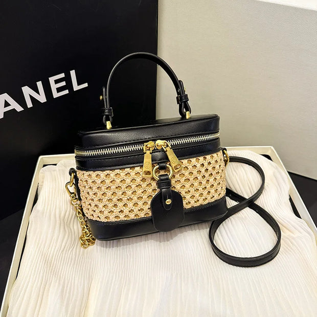 Fashionable and Personalized Raffig-woven Hand-held Handbag for Women. It's Simple,casual,versatile and A Single - Shoulder Bag.