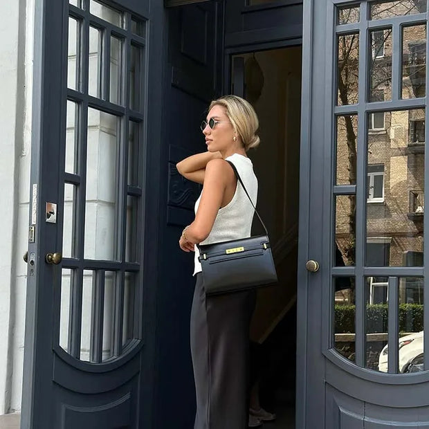 Manhattan handbag,  retro high-end feeling, underarm mailman baguette bag